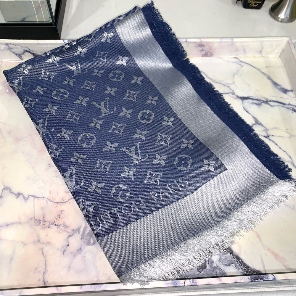 Authentic $770 NWOT Louis Vuitton Blue Denim Monogram Shawl M71376.